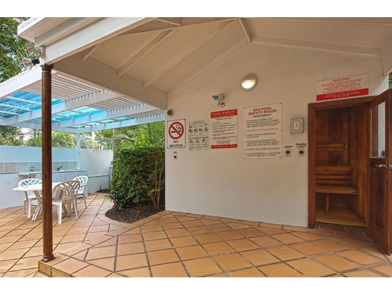 17/7 Purli Street, Chevron Island QLD 4217