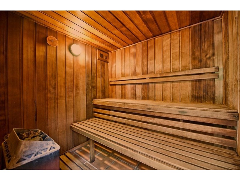 17/7 Purli Street, Chevron Island QLD 4217