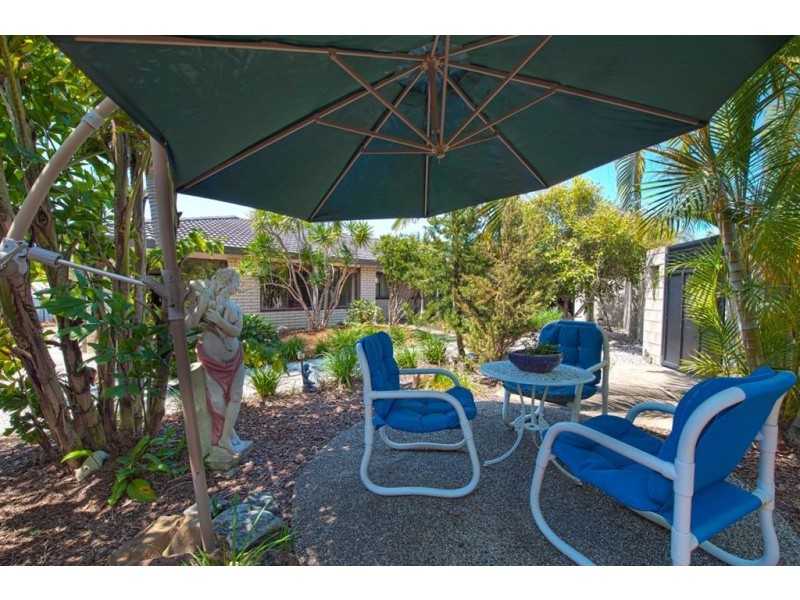 3 Evelyn Court, Benowa QLD 4217