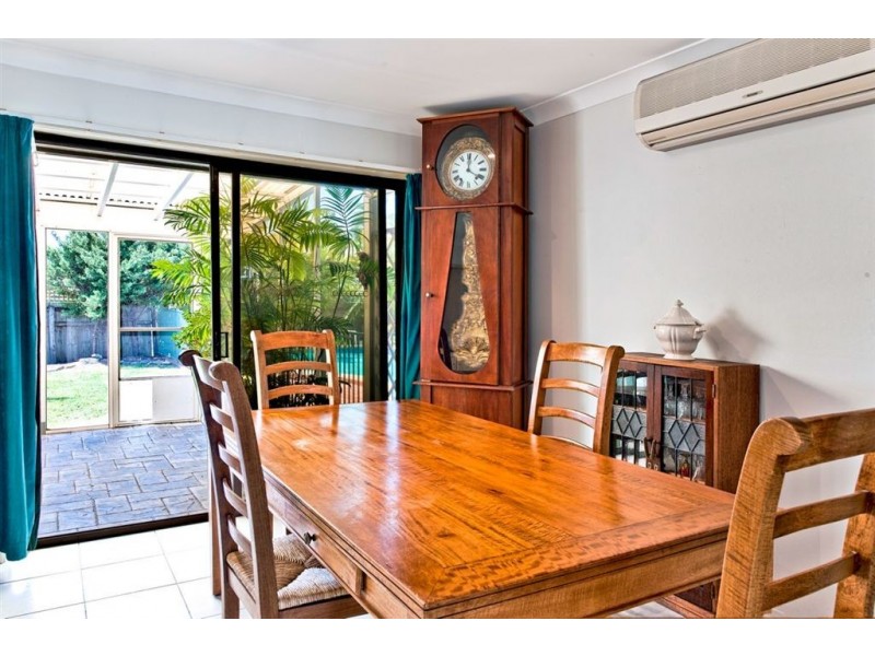 3 Evelyn Court, Benowa QLD 4217