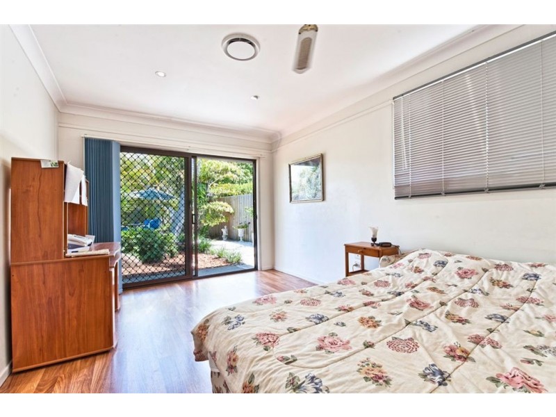 3 Evelyn Court, Benowa QLD 4217