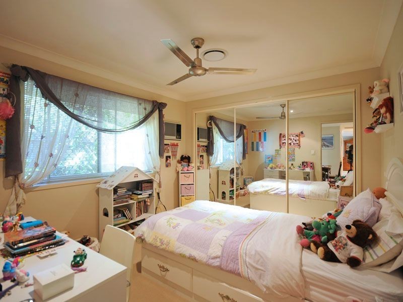 4 Forster Avenue, Sorrento QLD 4217
