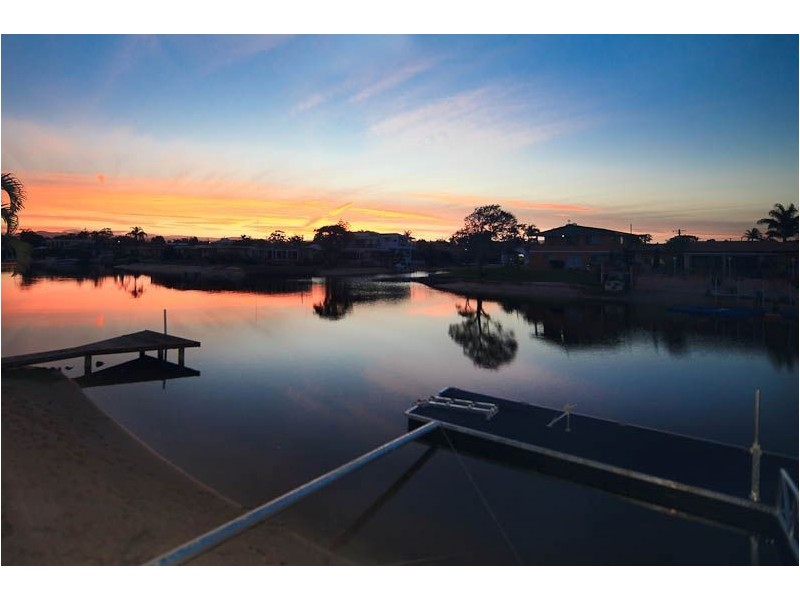 17 Mexicali Court, Broadbeach Waters QLD 4218