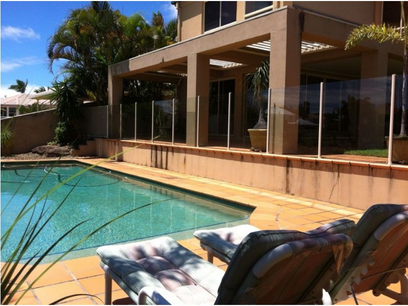 7 Salamander Court, Mermaid Waters QLD 4218