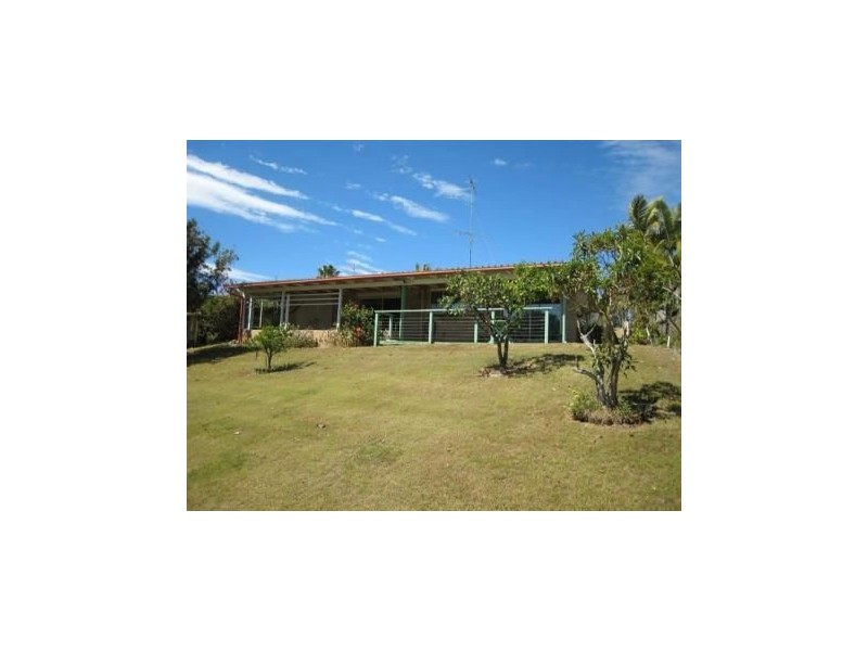 18 Cocos Crescent, Broadbeach Waters QLD 4218