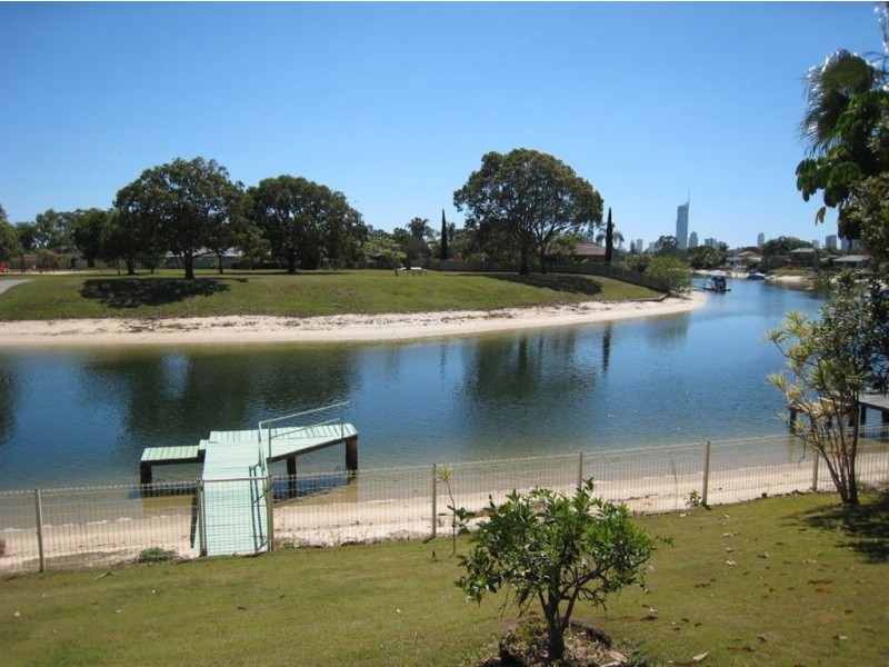 18 Cocos Crescent, Broadbeach Waters QLD 4218