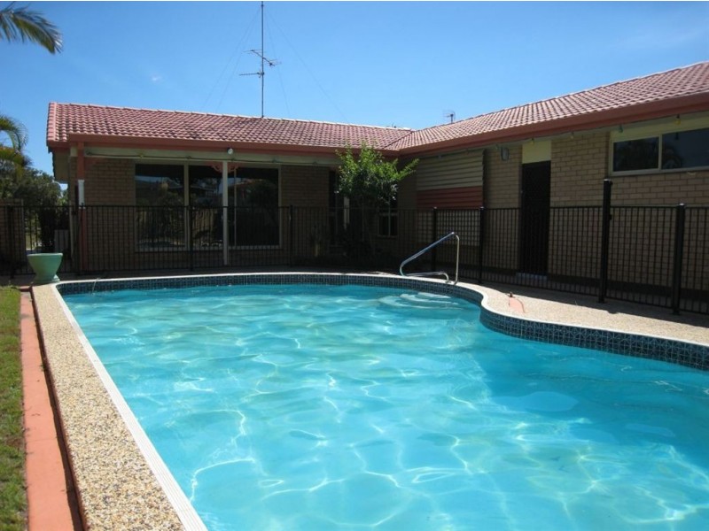 18 Cocos Crescent, Broadbeach Waters QLD 4218