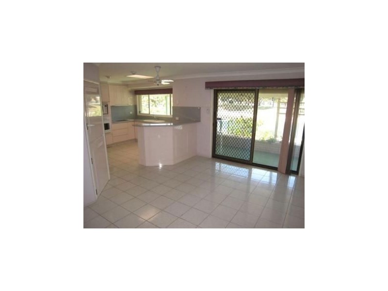 18 Cocos Crescent, Broadbeach Waters QLD 4218