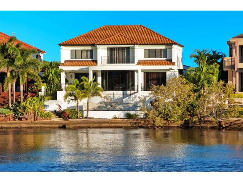 9 Ipsley Drive, Broadbeach Waters QLD 4218