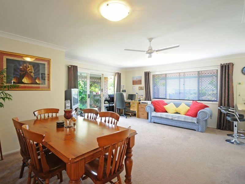 1/157 Whiting Street, Labrador QLD 4215