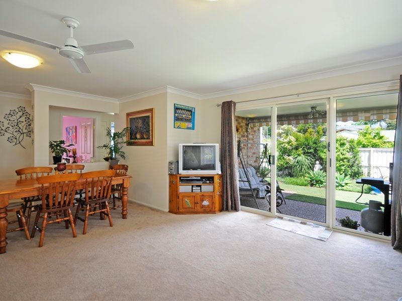 1/157 Whiting Street, Labrador QLD 4215