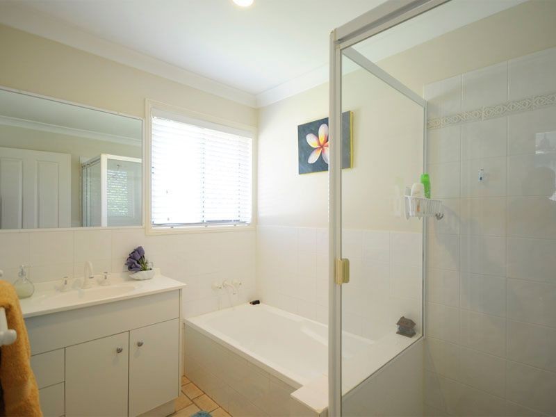 1/157 Whiting Street, Labrador QLD 4215