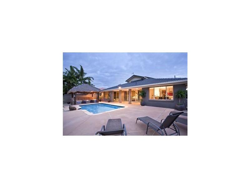 76 Hooker Blvd, Mermaid Waters QLD 4218