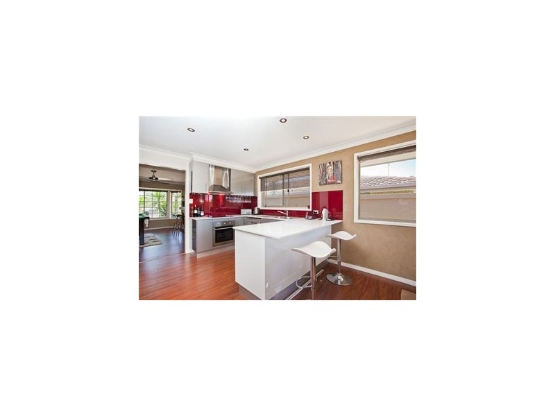 76 Hooker Blvd, Mermaid Waters QLD 4218