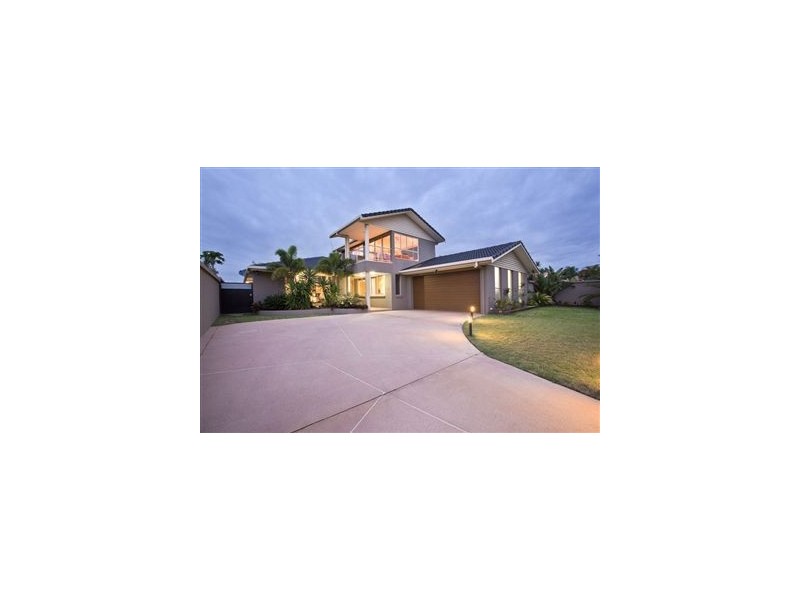 76 Hooker Blvd, Mermaid Waters QLD 4218