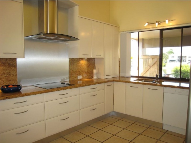 137 Witt Ave, Carrara QLD 4211