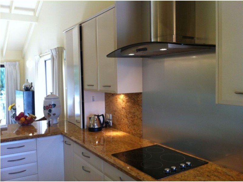 137 Witt Ave, Carrara QLD 4211