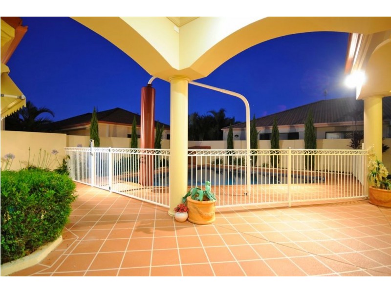 9 Ulrike Way, Benowa Waters QLD 4217