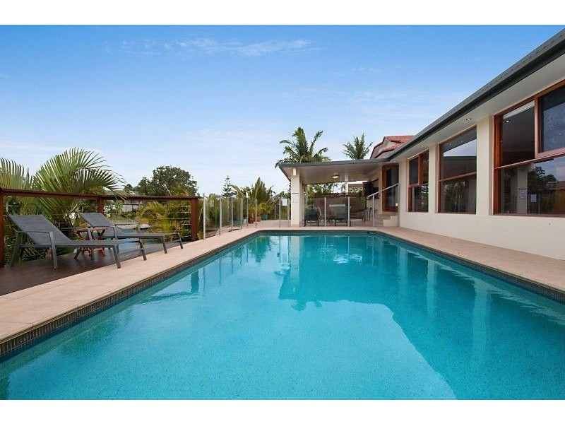 9 Argyle Crescent, Sorrento QLD 4217