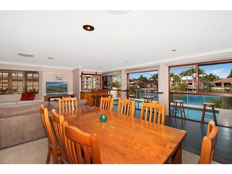 9 Argyle Crescent, Sorrento QLD 4217