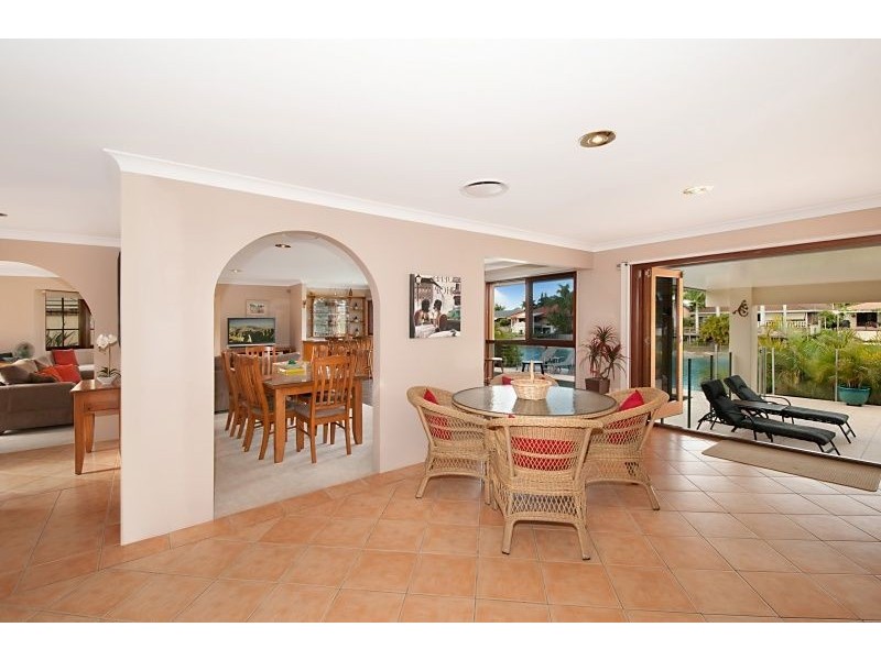 9 Argyle Crescent, Sorrento QLD 4217
