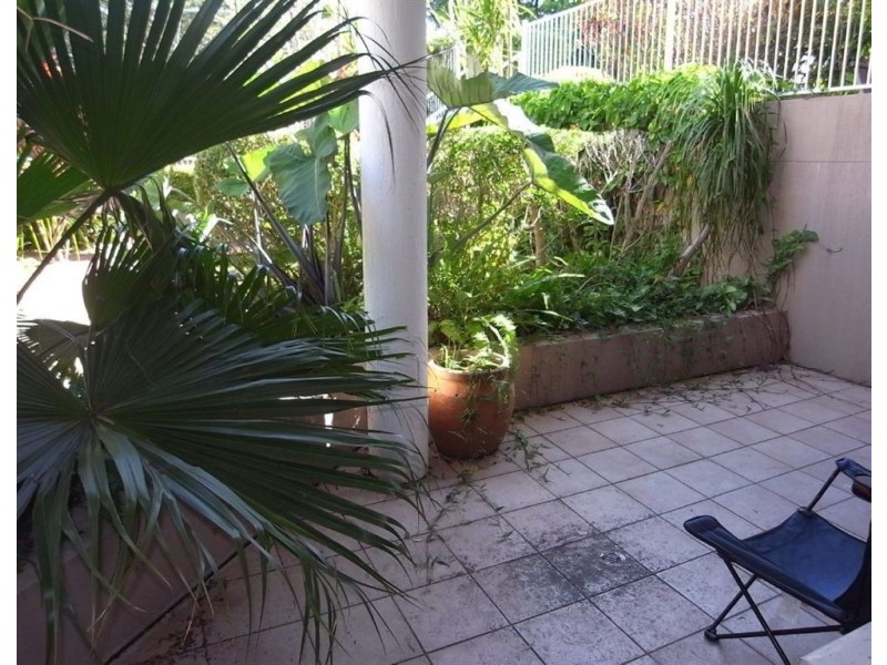 2/19 Heath Street, Southport QLD 4215