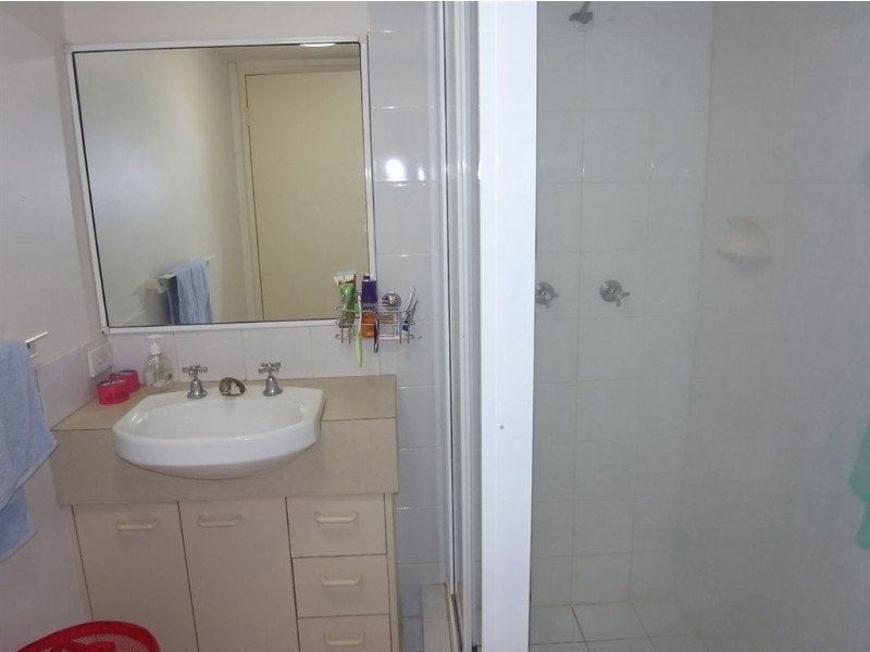 2/19 Heath Street, Southport QLD 4215