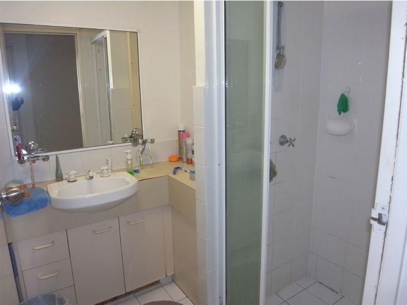 2/19 Heath Street, Southport QLD 4215