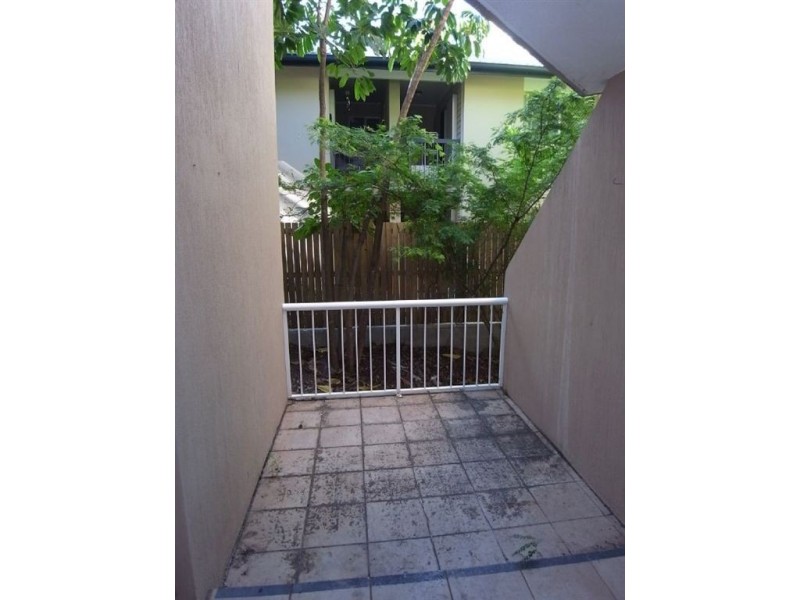 2/19 Heath Street, Southport QLD 4215