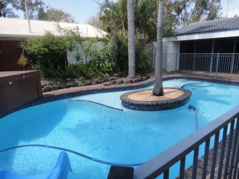 76 Salerno Street, Isle Of Capri QLD 4217