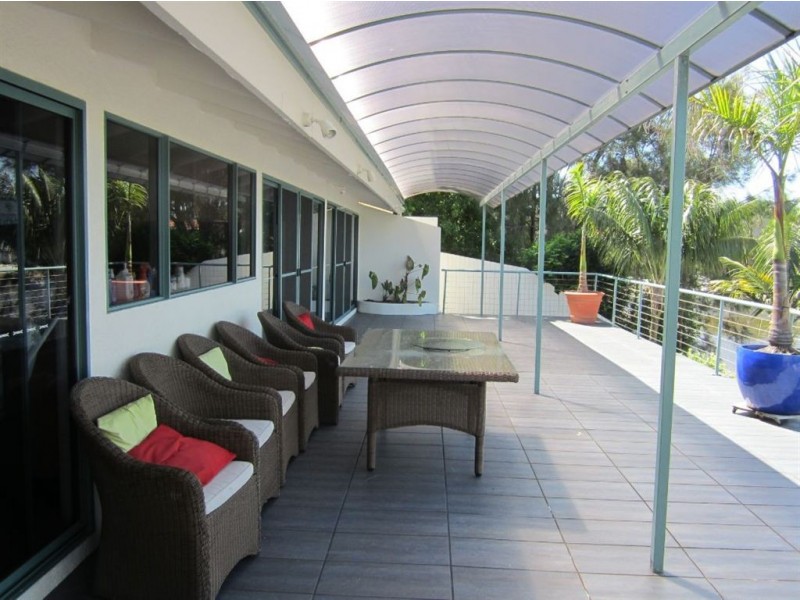 76 Salerno Street, Isle Of Capri QLD 4217