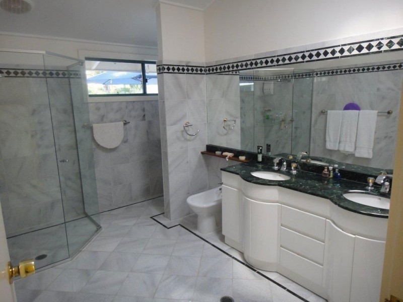 76 Salerno Street, Isle Of Capri QLD 4217