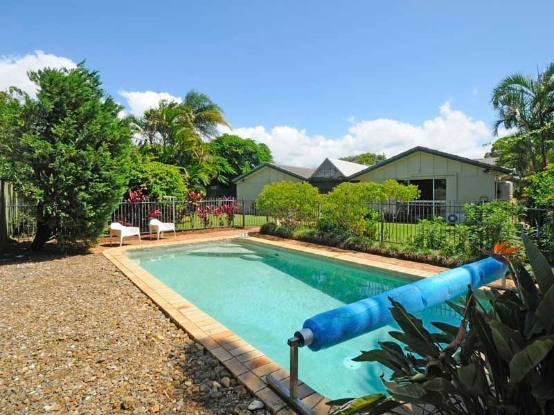 28 Marbella Drive, Benowa QLD 4217