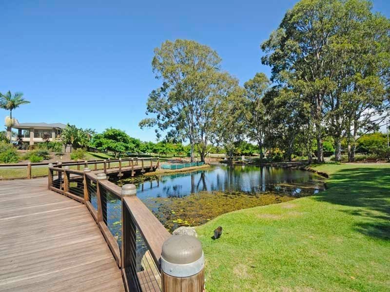 28 Marbella Drive, Benowa QLD 4217