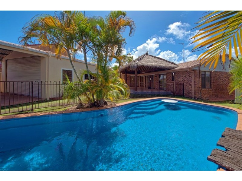 20 Ayrshire Avenue, Benowa QLD 4217