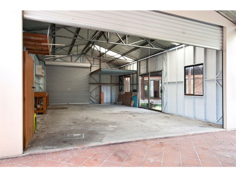 20 Ayrshire Avenue, Benowa QLD 4217