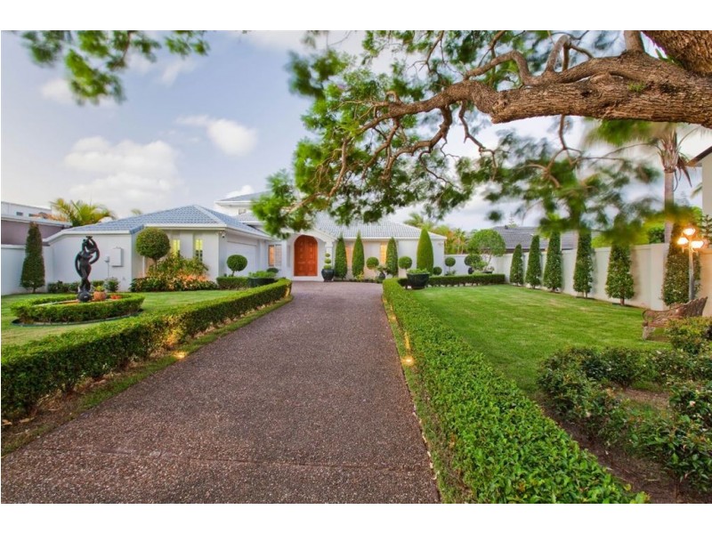 81 T E Peters Drive, Broadbeach Waters QLD 4218