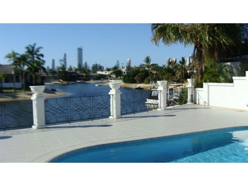 81 T E Peters Drive, Broadbeach Waters QLD 4218