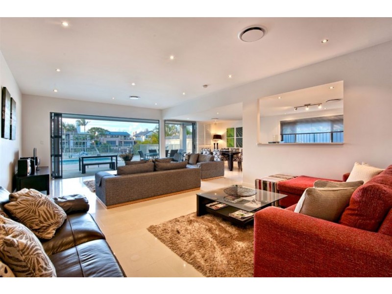 57 T E Peters Drive, Broadbeach Waters QLD 4218