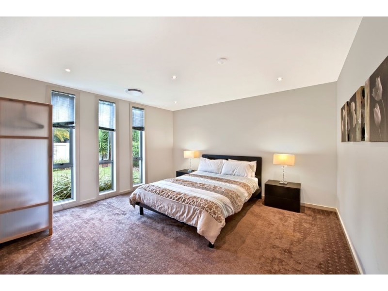 57 T E Peters Drive, Broadbeach Waters QLD 4218