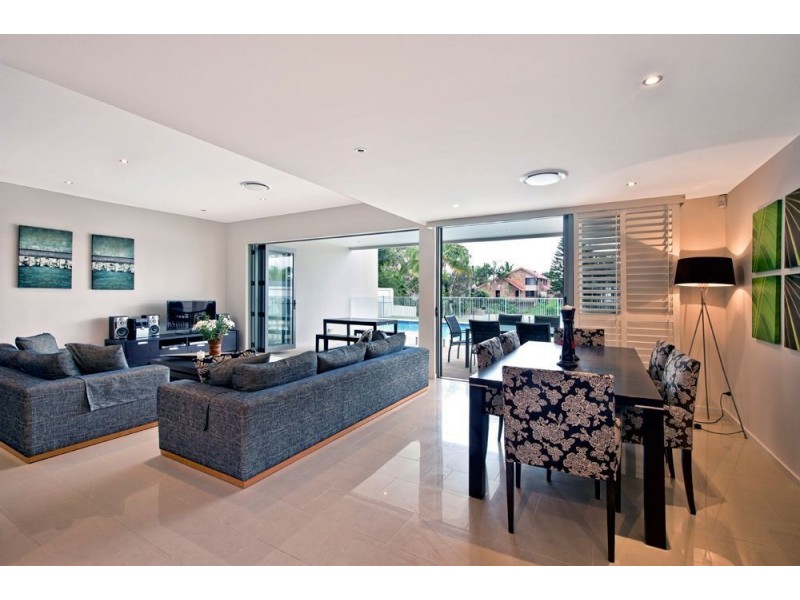57 T E Peters Drive, Broadbeach Waters QLD 4218