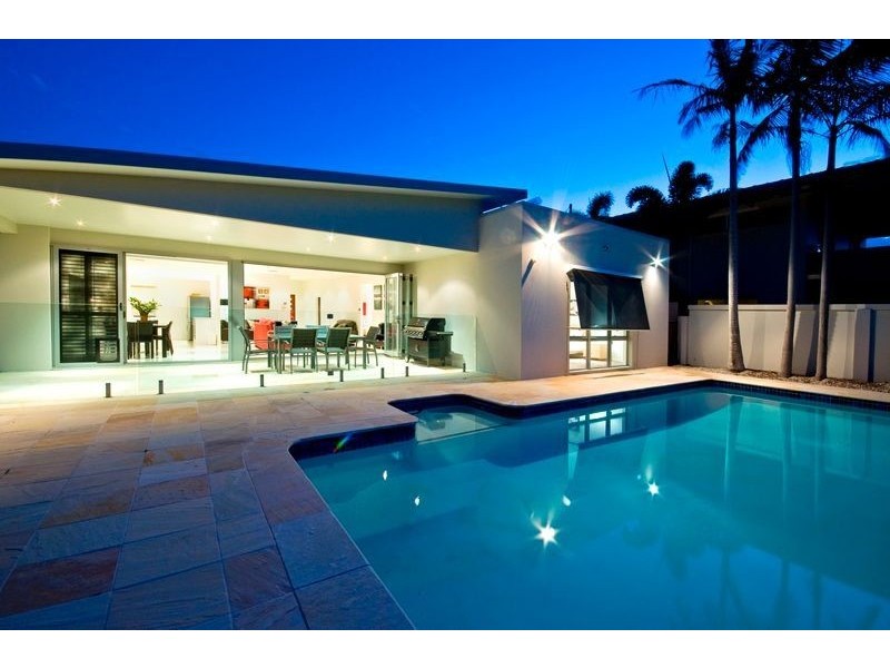 57 T E Peters Drive, Broadbeach Waters QLD 4218