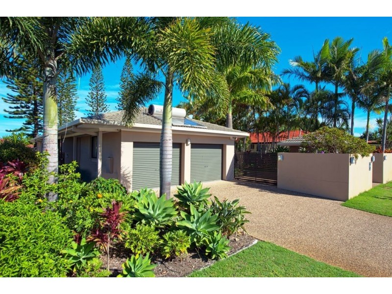 4 Kurrawa Avenue, Mermaid Waters QLD 4218