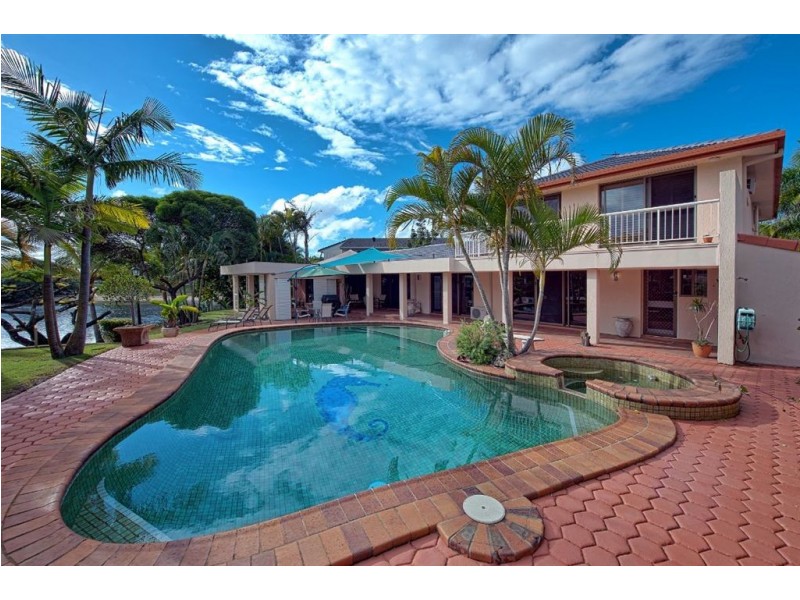 14 Cocos Crescent, Broadbeach Waters QLD 4218