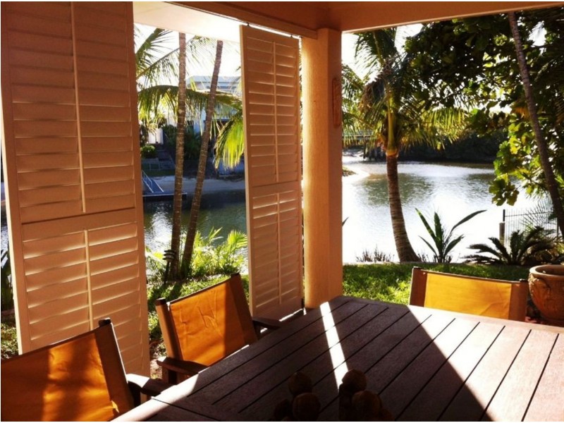 14 Cocos Crescent, Broadbeach Waters QLD 4218