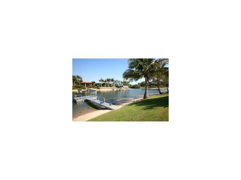 14 Cocos Crescent, Broadbeach Waters QLD 4218