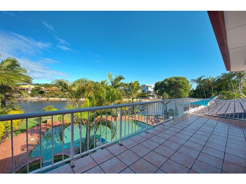 14 Cocos Crescent, Broadbeach Waters QLD 4218