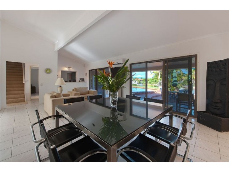14 Cocos Crescent, Broadbeach Waters QLD 4218