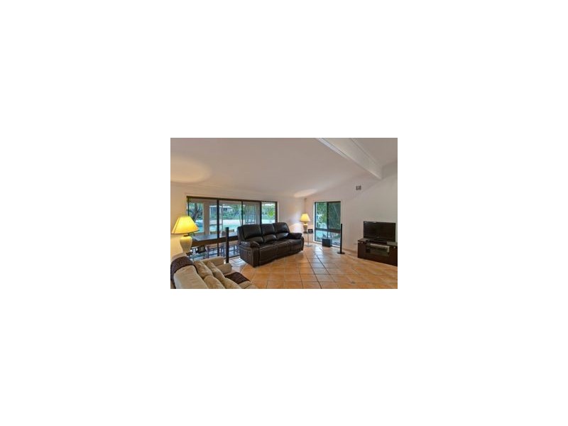 14 Cocos Crescent, Broadbeach Waters QLD 4218