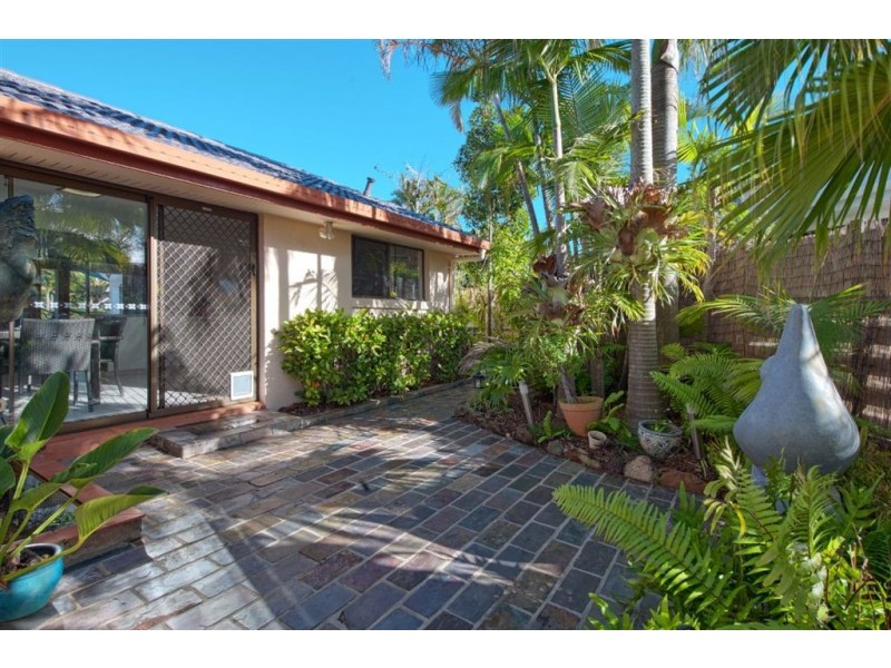 14 Cocos Crescent, Broadbeach Waters QLD 4218